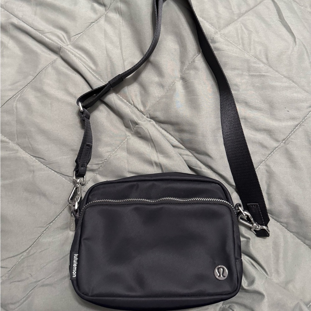 Everywhere Crossbody Bag 2L